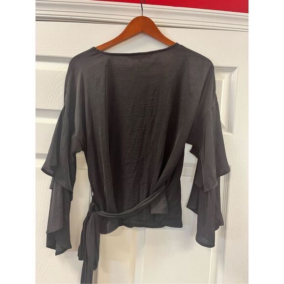 Cupcakes & Cashmere Black Tiered Sleeve Wrap Whimsigoth Top sz L - Picture 5 of 7